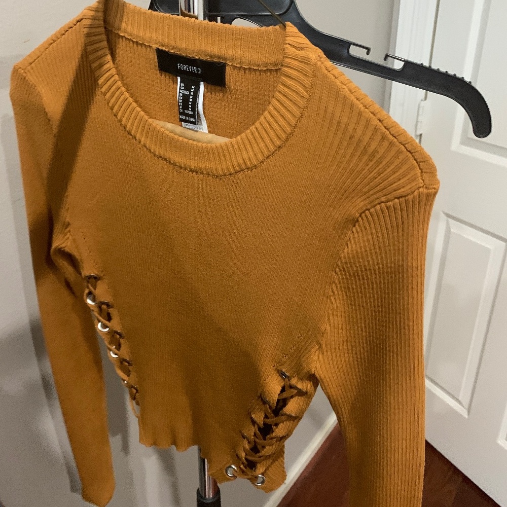 Sweater Crop Top Size M